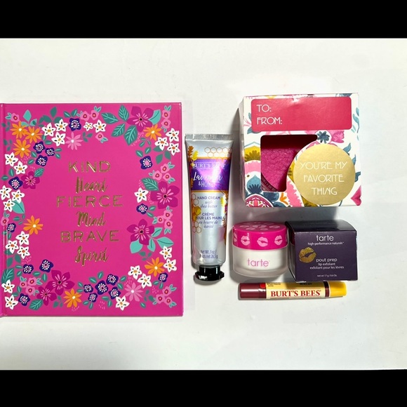 NWT BFF BEAUTY Gift - Picture 2 of 5
